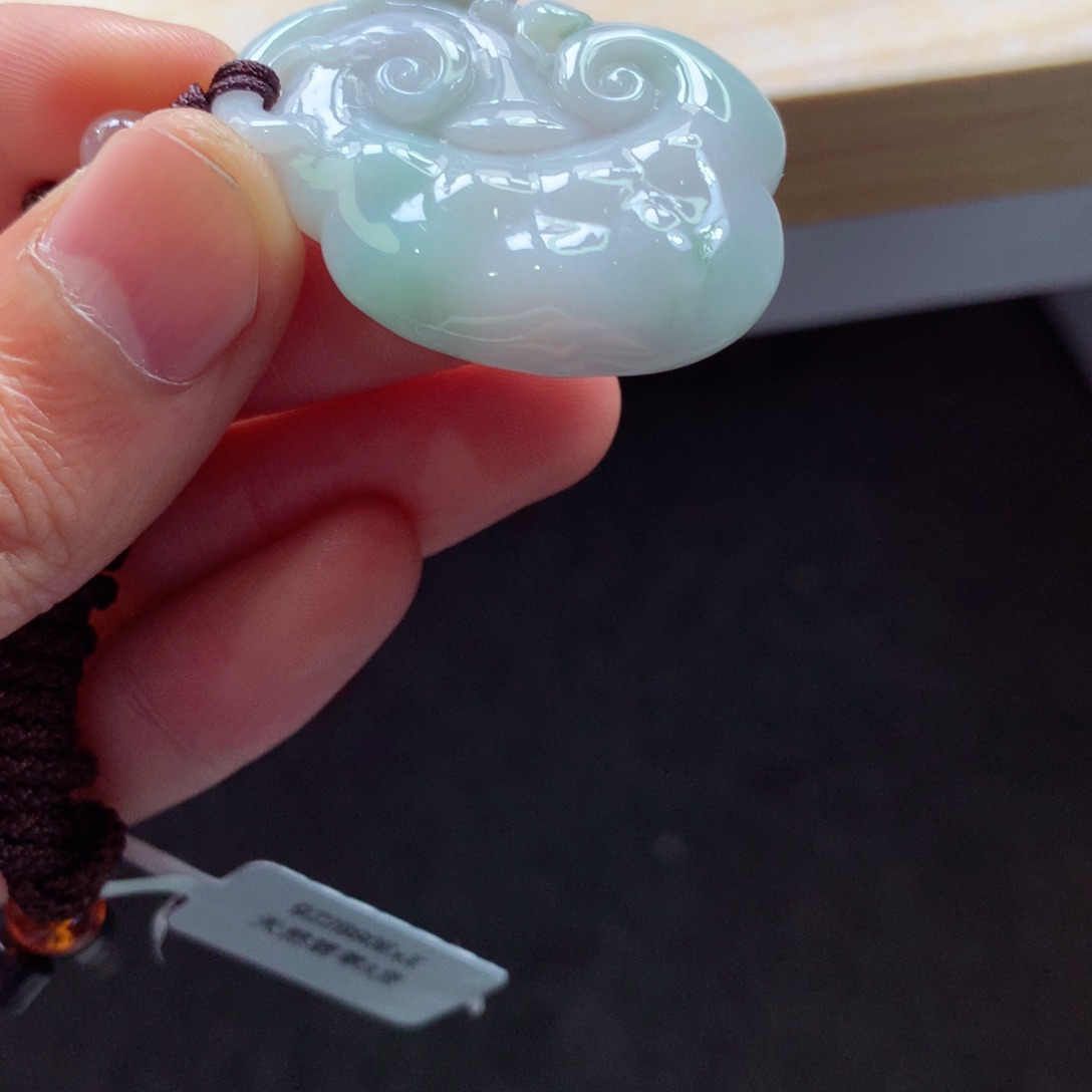 翡翠颈饰未镶嵌吊坠