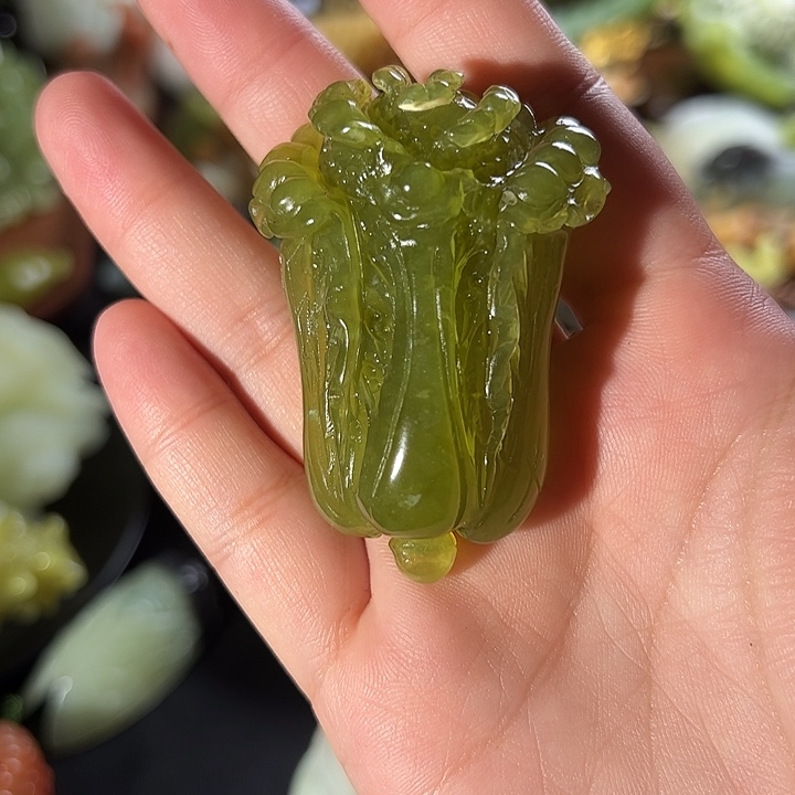 蛇纹石玉珠宝奇石未镶嵌