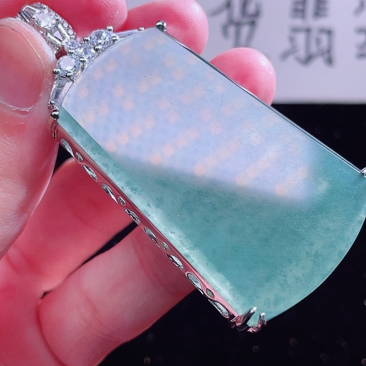 翡翠颈饰未镶嵌99999999