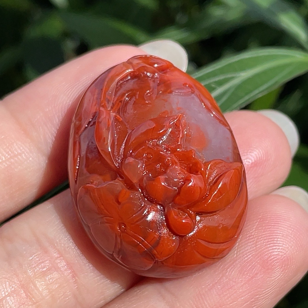 南红玛瑙花开富贵吊坠红白料精工雕刻挂坠新中式本命年颈饰男女款
