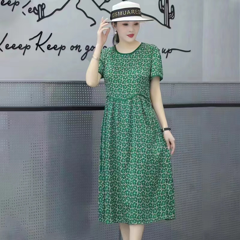 新款女士韩版连衣裙年轻减龄四叶草宽松裙子