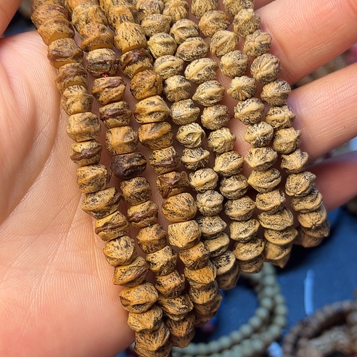 G***k柏香籽/百香籽吊坠