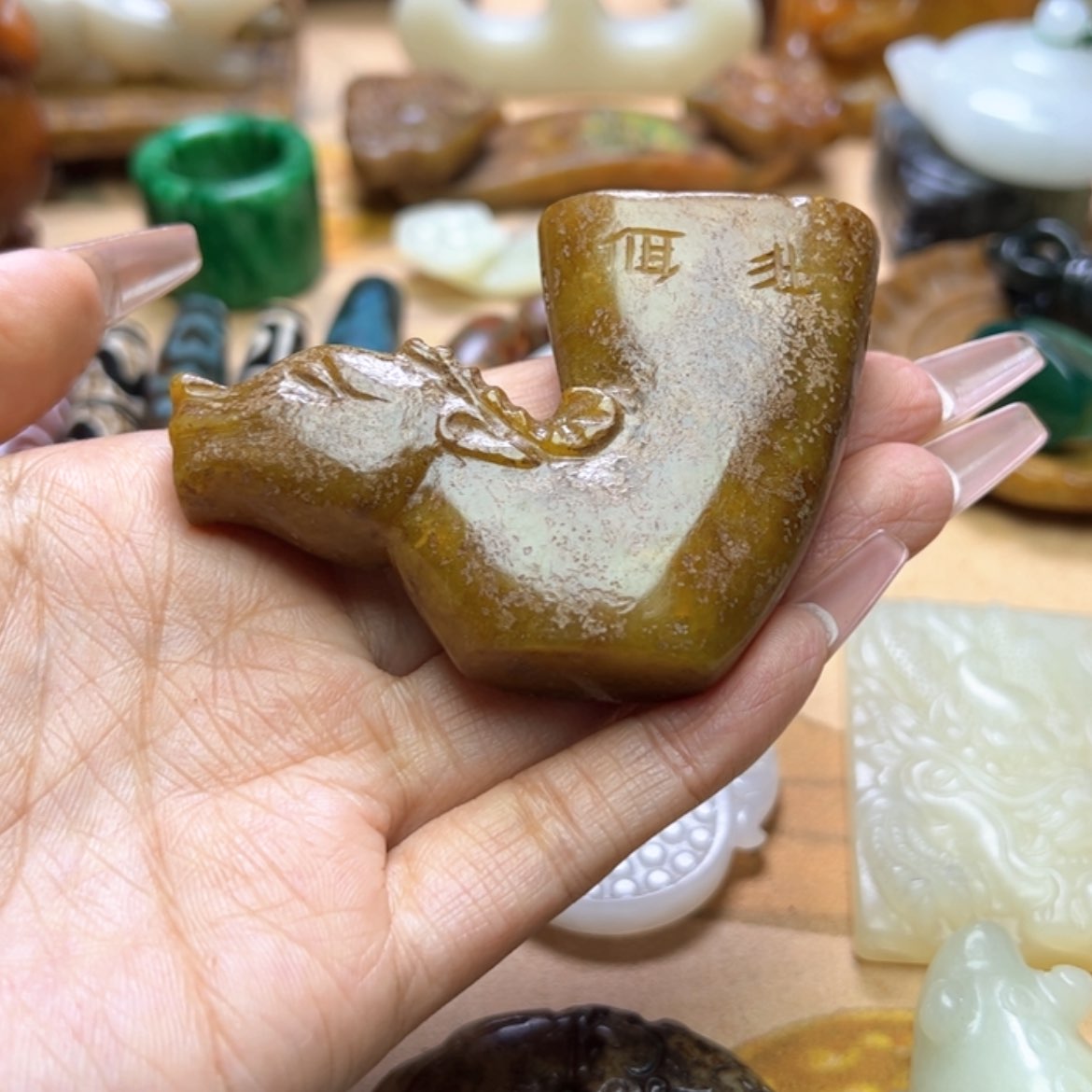 【闪购商品】蛇纹石玉颈饰未镶嵌