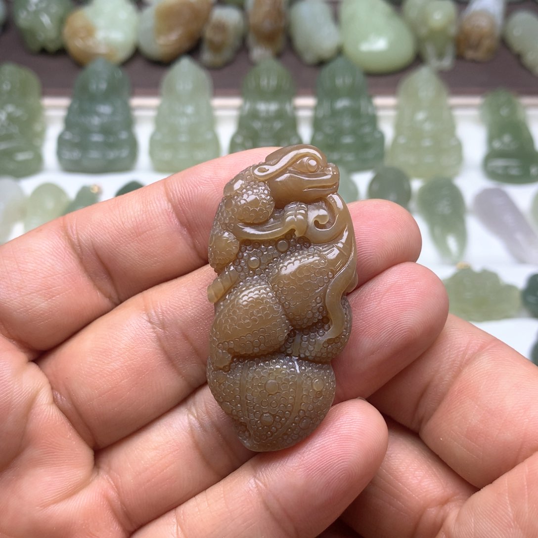 和田玉颈饰未镶嵌