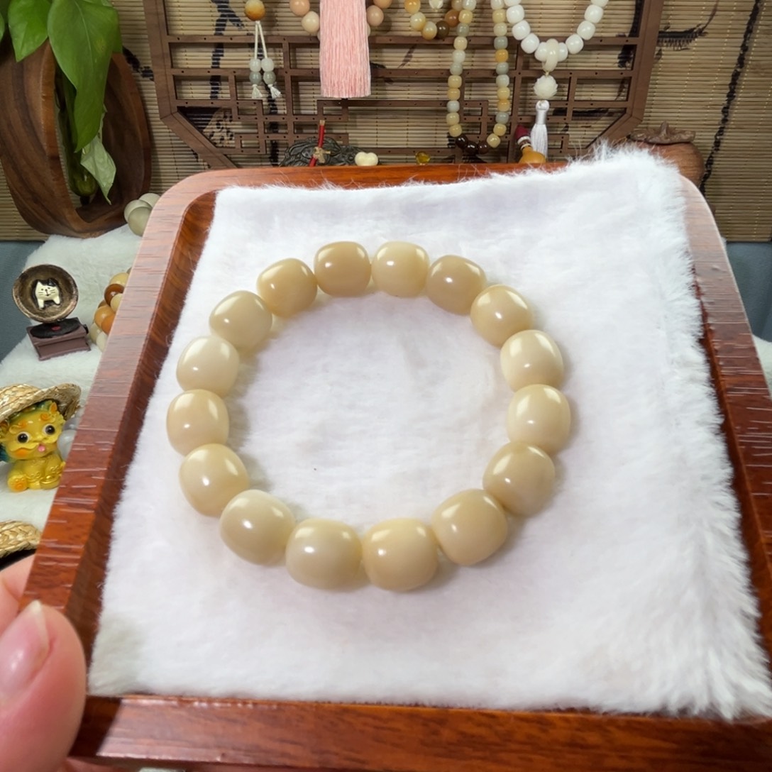 菩提根/象牙果手串枣珠奶黄色