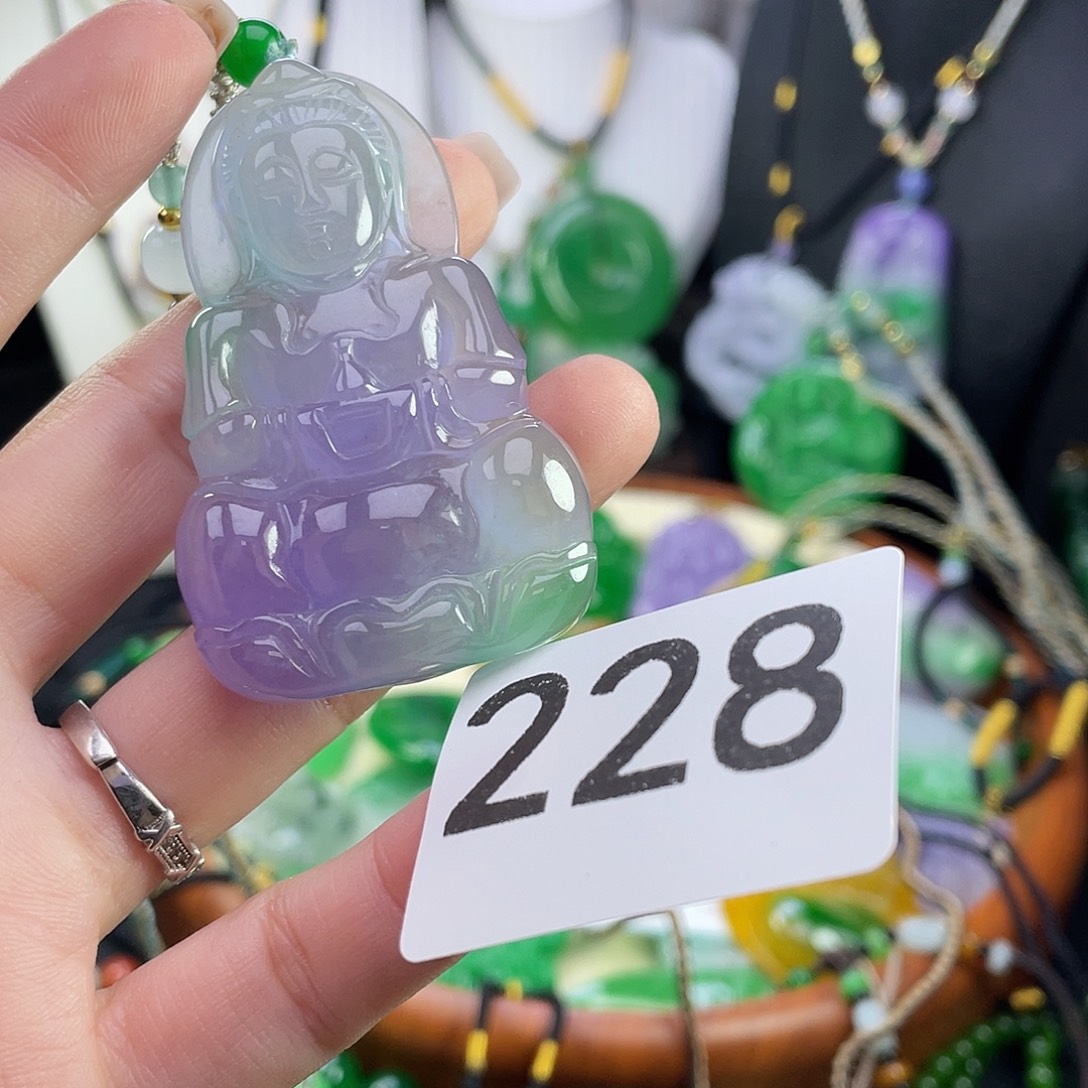 翡翠未镶嵌吊坠(赠链)