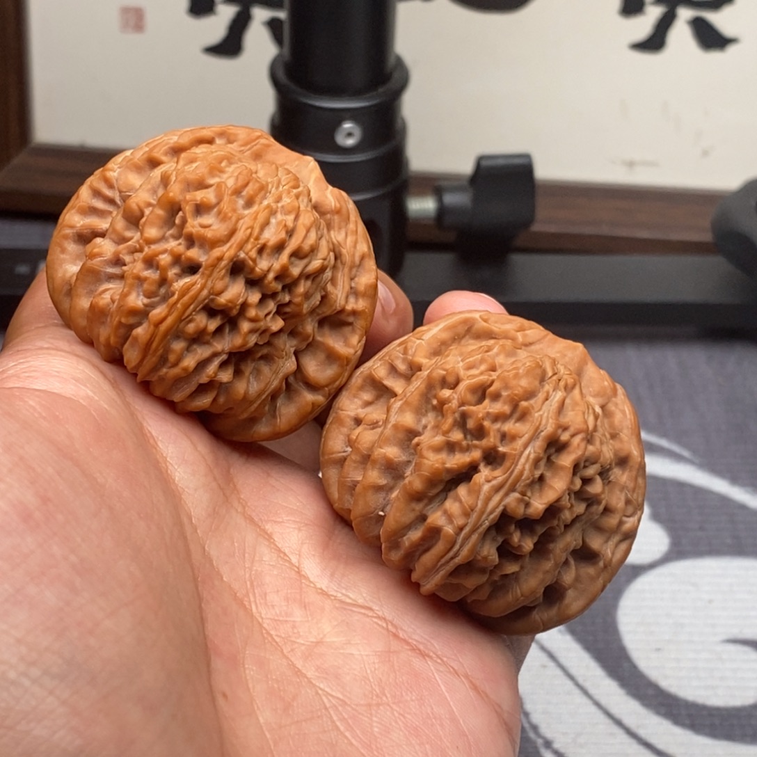把件文玩核桃全品山字尖楼王