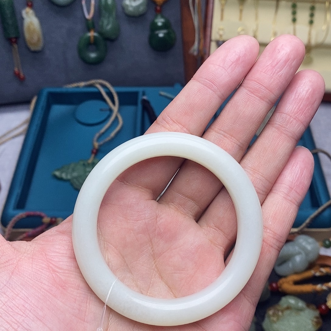 和田玉未镶嵌颈饰圈口54