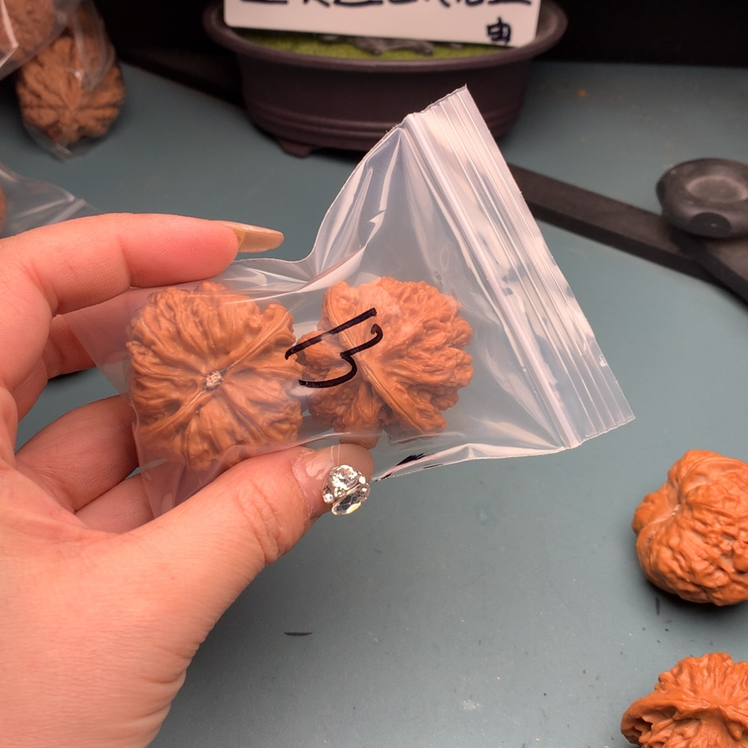 文玩核桃把件?***3裂粗筋13