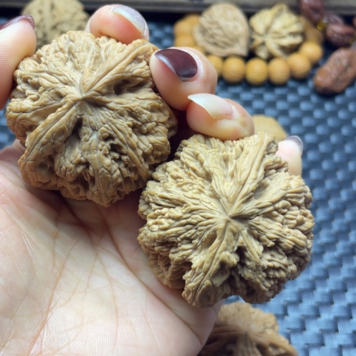 红***光吊坠文玩核桃粗筋高差两个