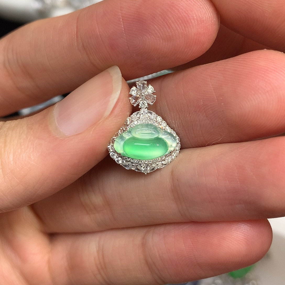 翡翠吊坠(不含链)18K金镶嵌