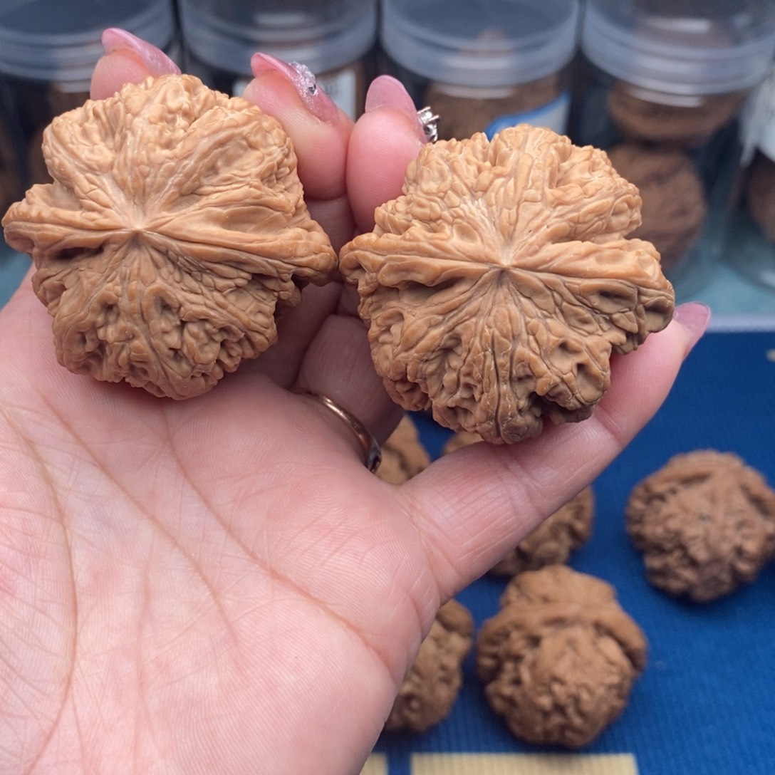 文玩核桃把件粗筋46