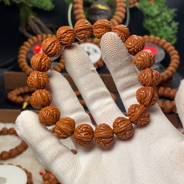 桃核吊坠蕉***郎秦岭龙纹