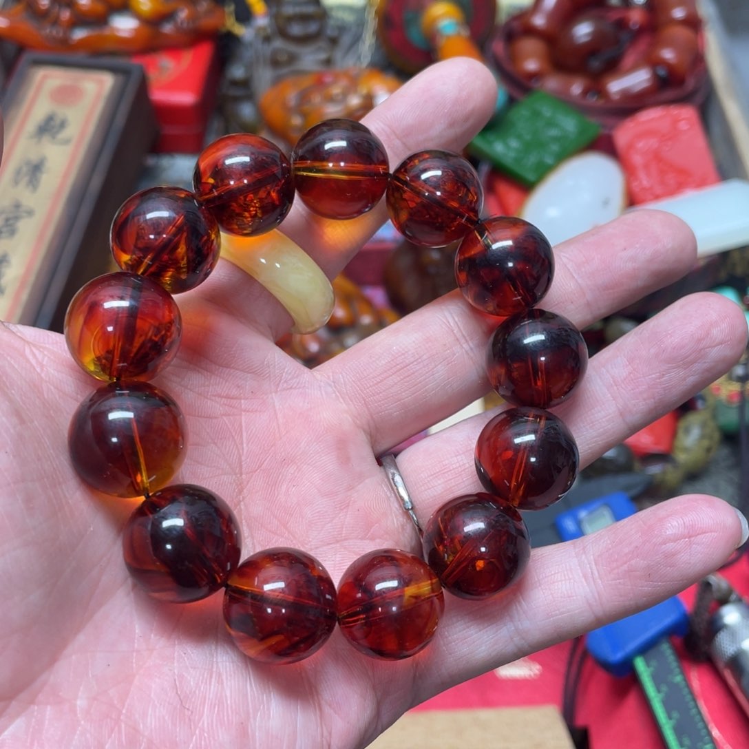 琥珀裸石未镶嵌好物推荐如图所示