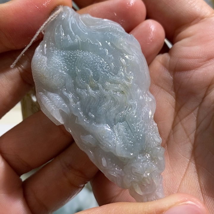 翡翠颈饰未镶嵌重**士翡翠“毛货不退不换”