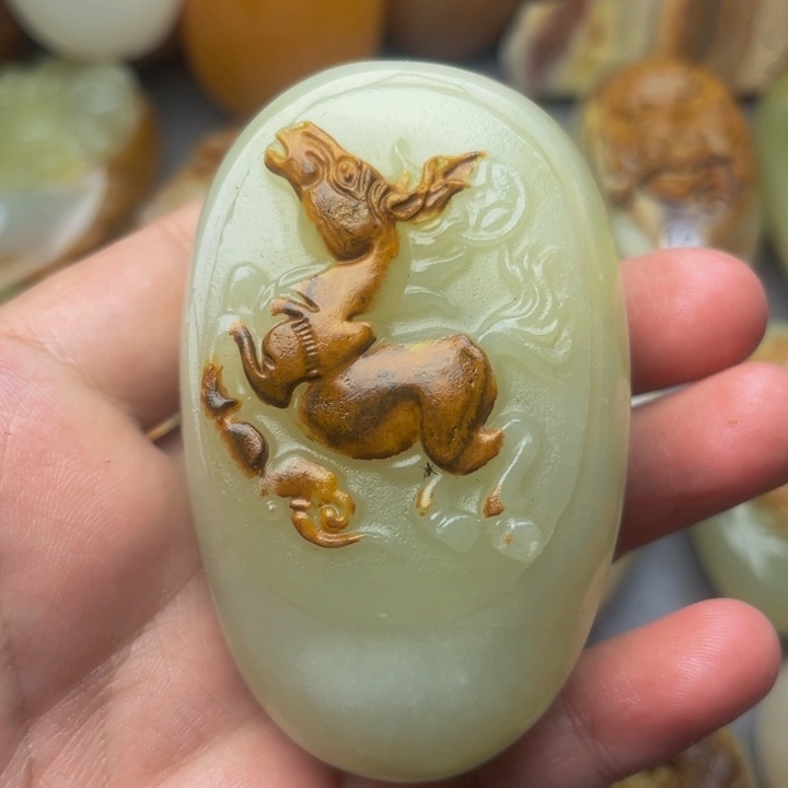 石材方解石手把件马