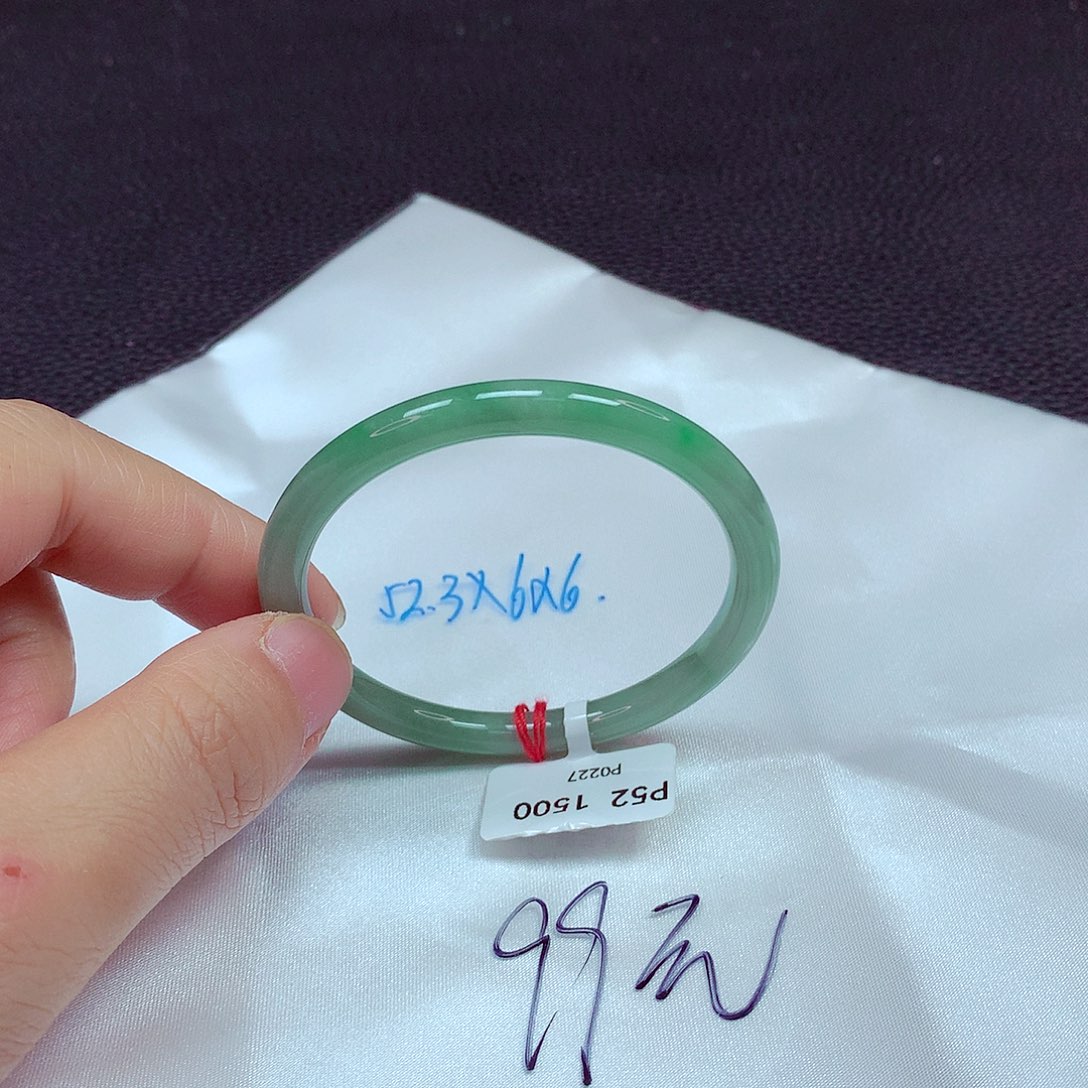 翡翠手镯未镶嵌手镯52