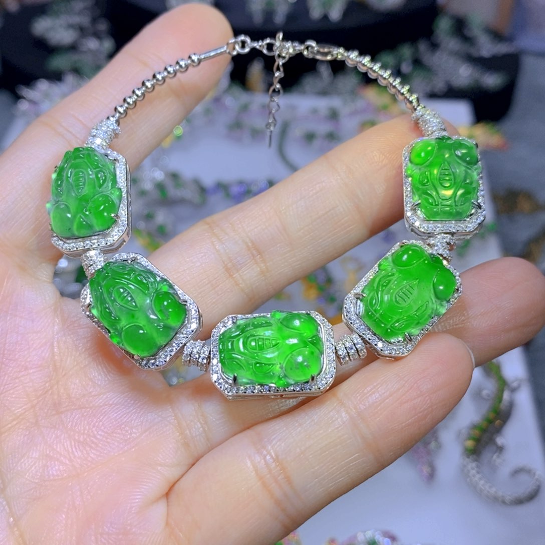 翡翠颈饰银S925镶嵌天然翡翠