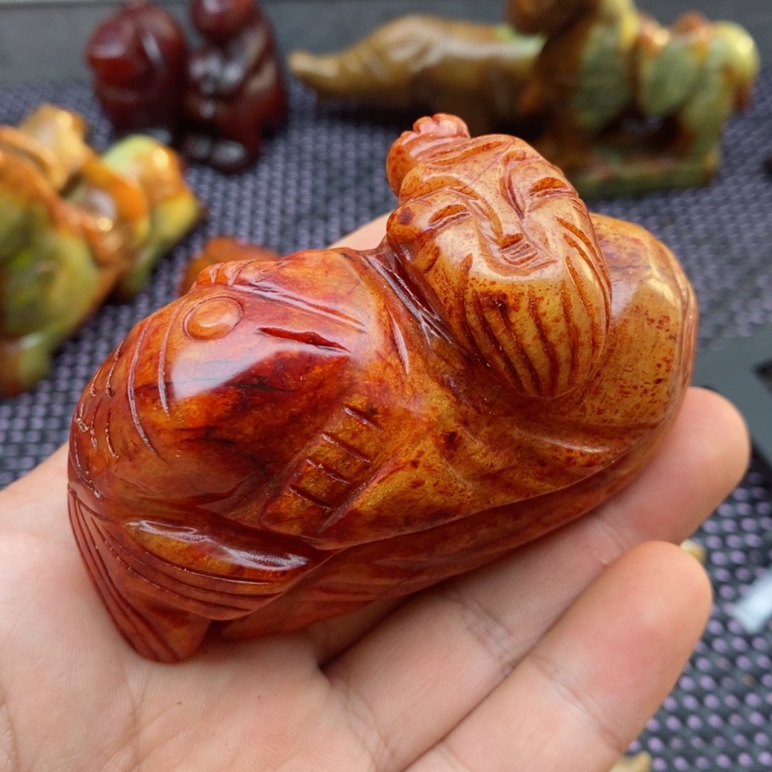 蛇纹石玉颈饰未镶嵌