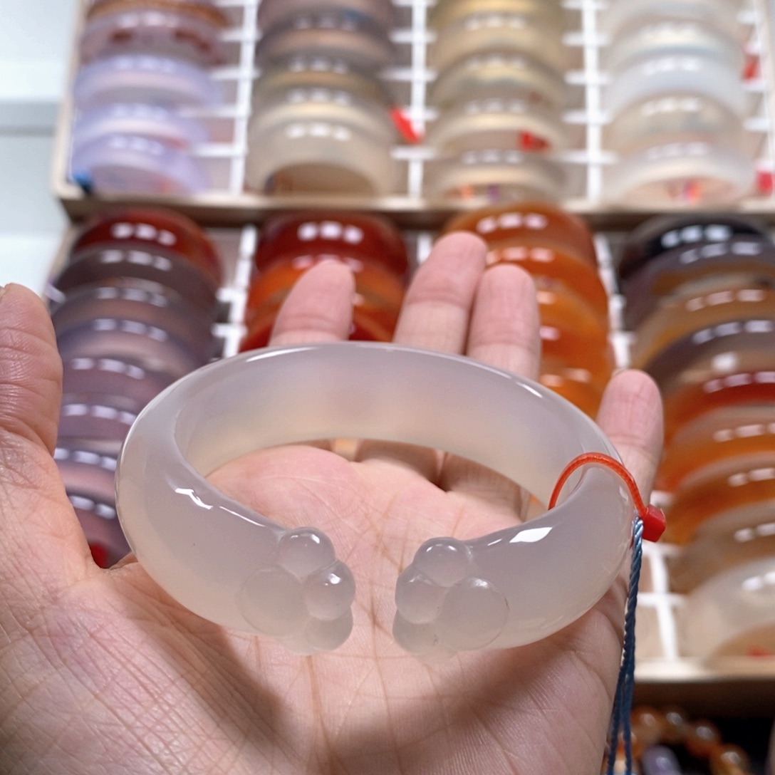 心***水玛瑙/玉髓手镯未镶嵌天然纹雾正常