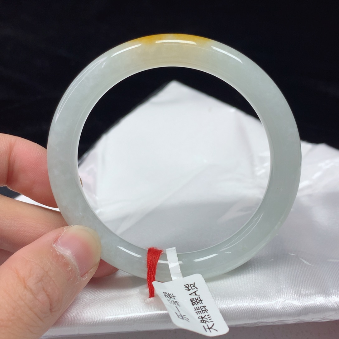 翡翠手镯（圆镯）未镶嵌55.1