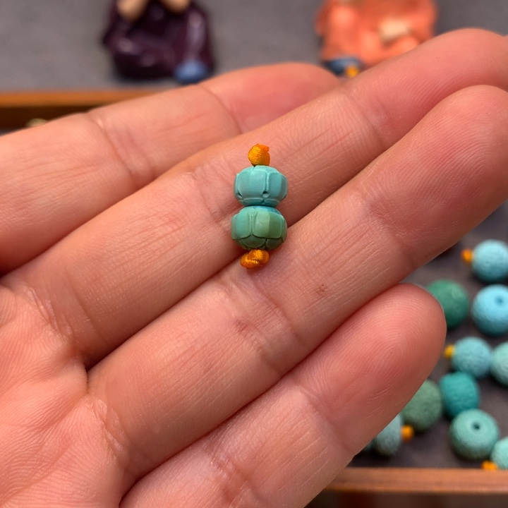 绿松石颈饰未镶嵌