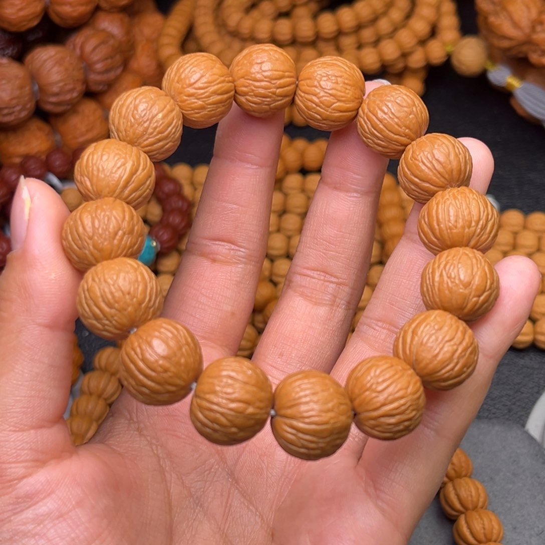 猴头核桃吊坠16左右凤羽单圈