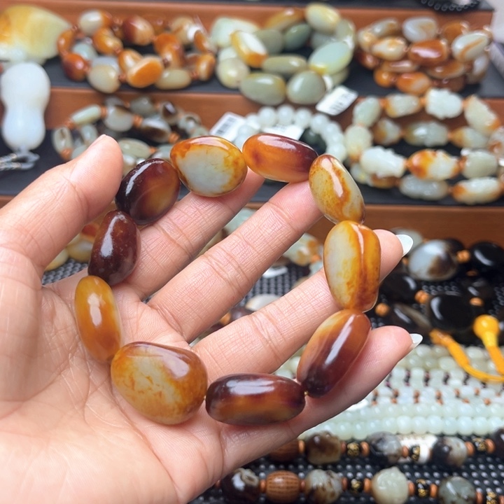 格***人和田玉未镶嵌手链