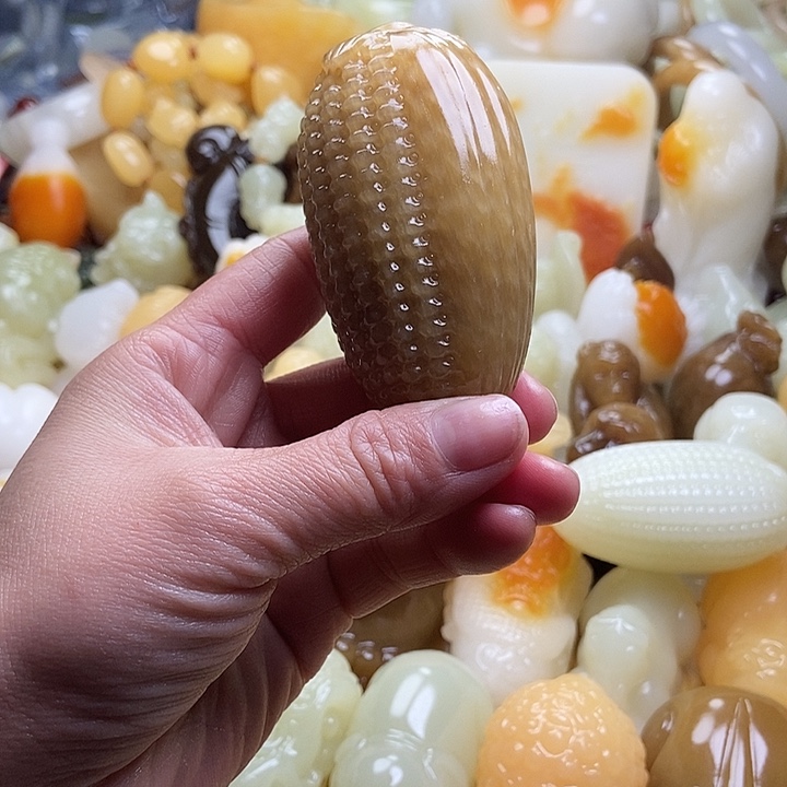 怀***君完全开放手把玉米