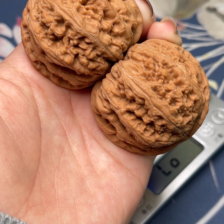 文玩核桃把件粗筋46