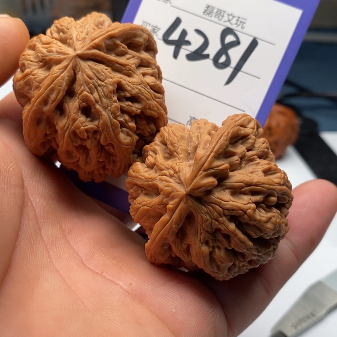 文玩核桃吊坠4281