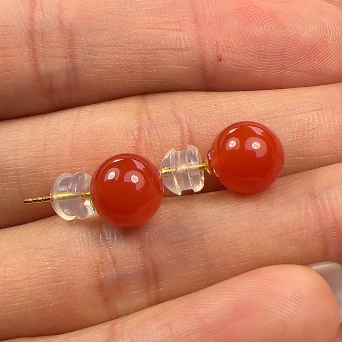 18K金镶嵌耳钉南红玛瑙