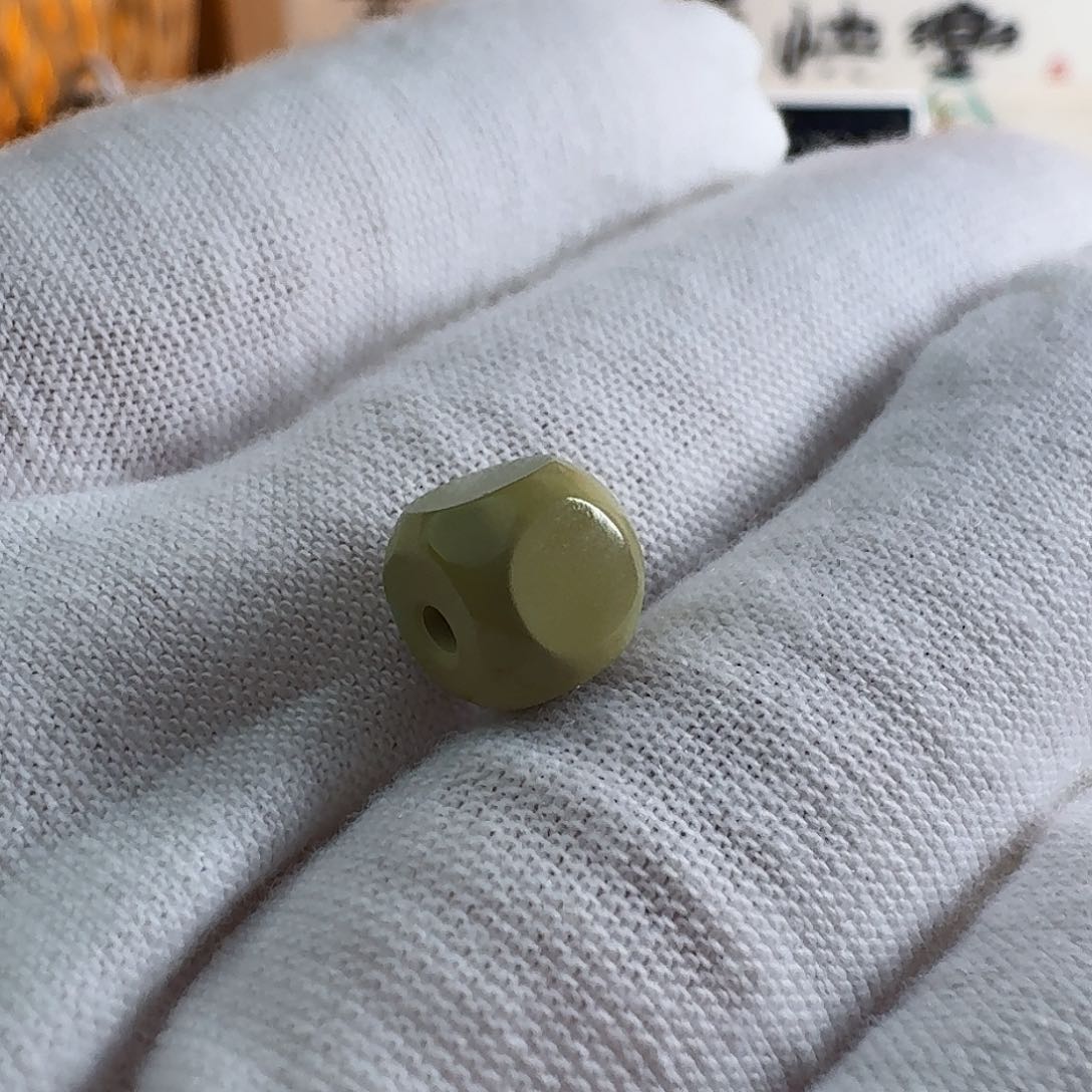 绿松石珠宝奇石未镶嵌原矿绿松石高瓷菜籽黄六方珠素珠珠子DIY