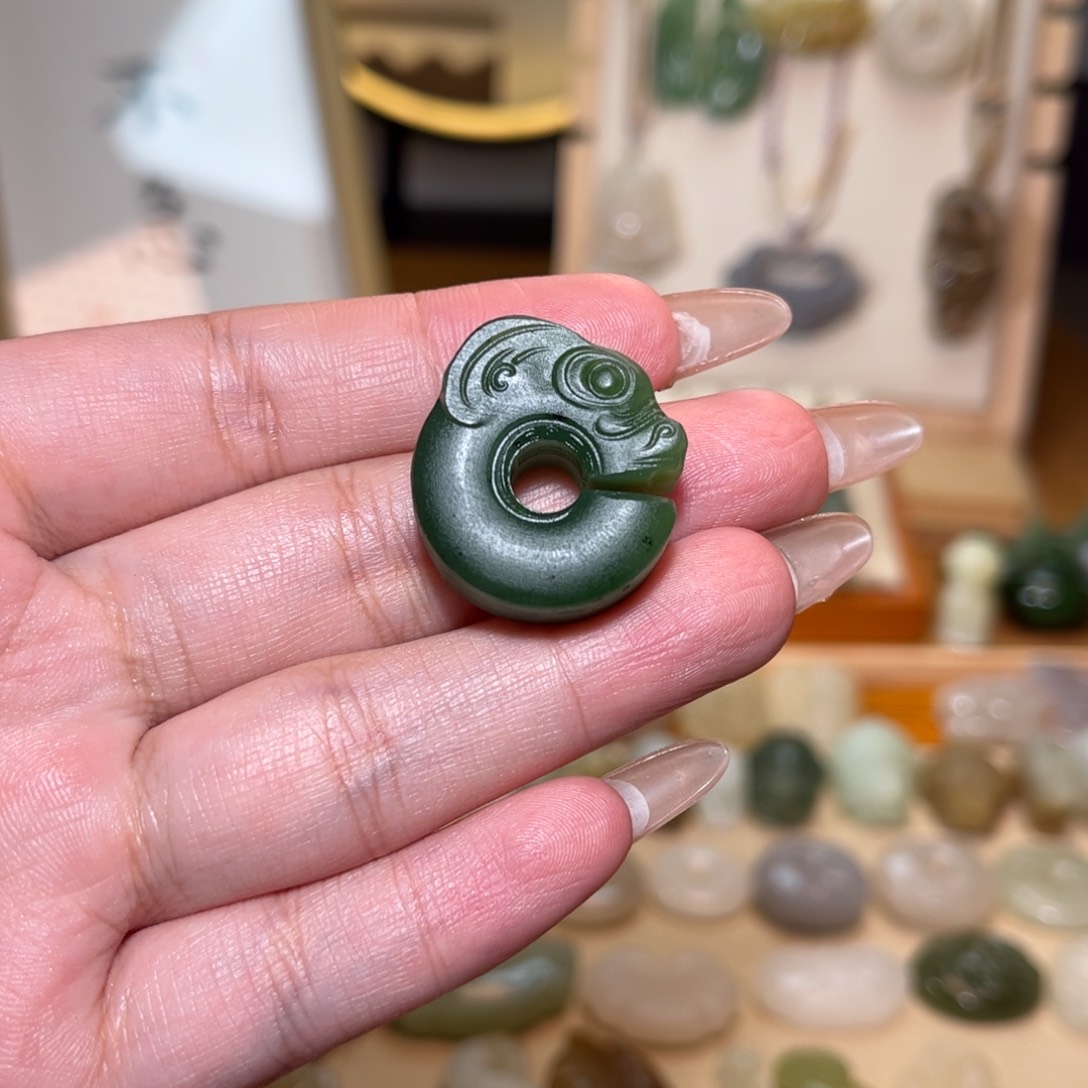 和田玉颈饰未镶嵌优**柴