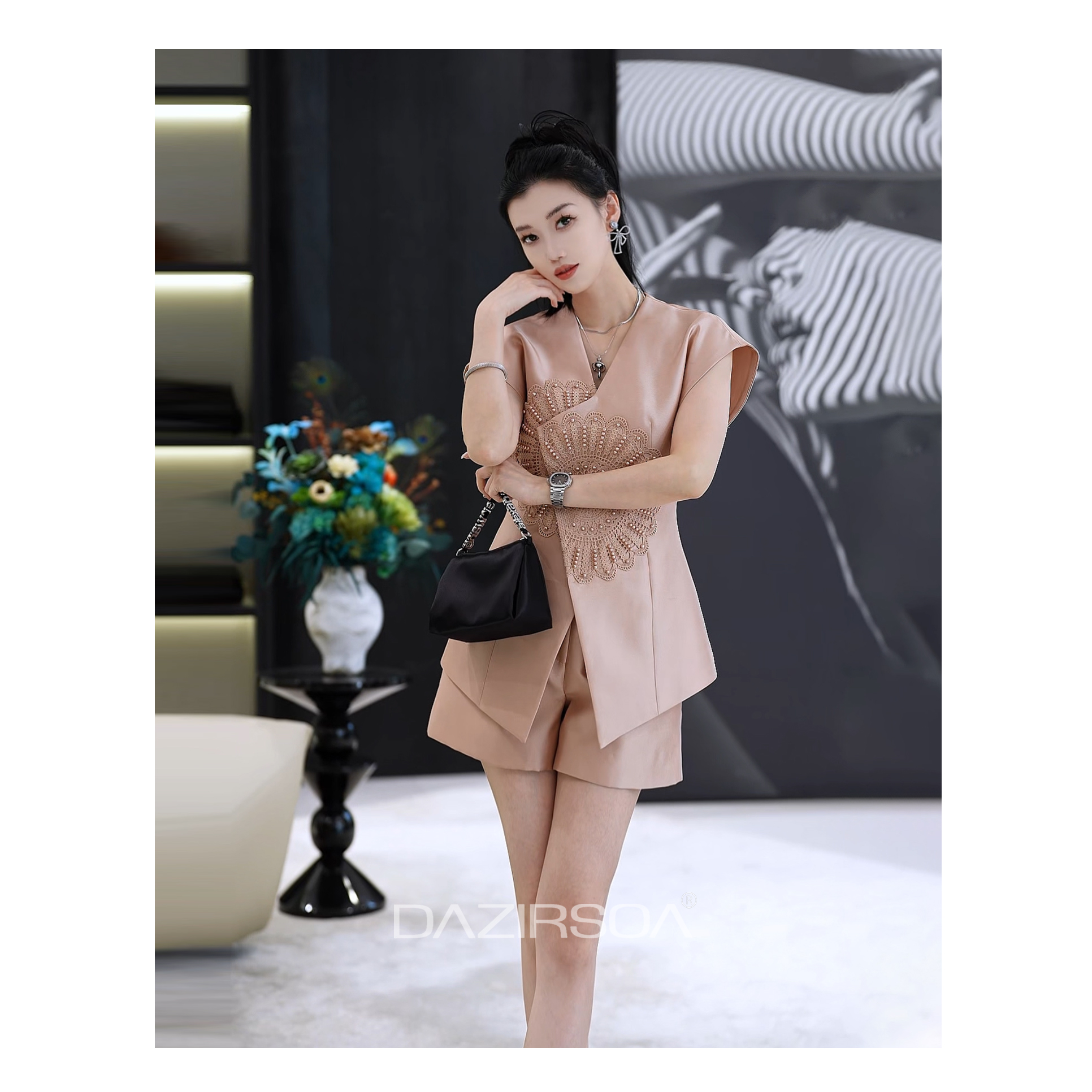 “晨光初现”时尚百搭拼接法绣钉珠马甲套装 AA259