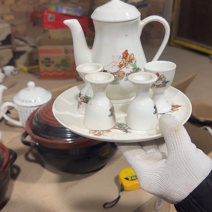 库存微瑕酒壶一套