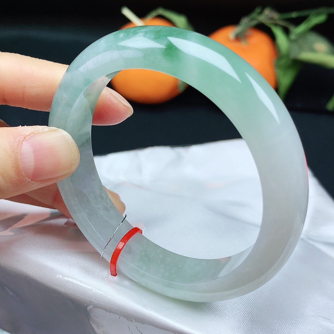 翡翠手镯未镶嵌58圈