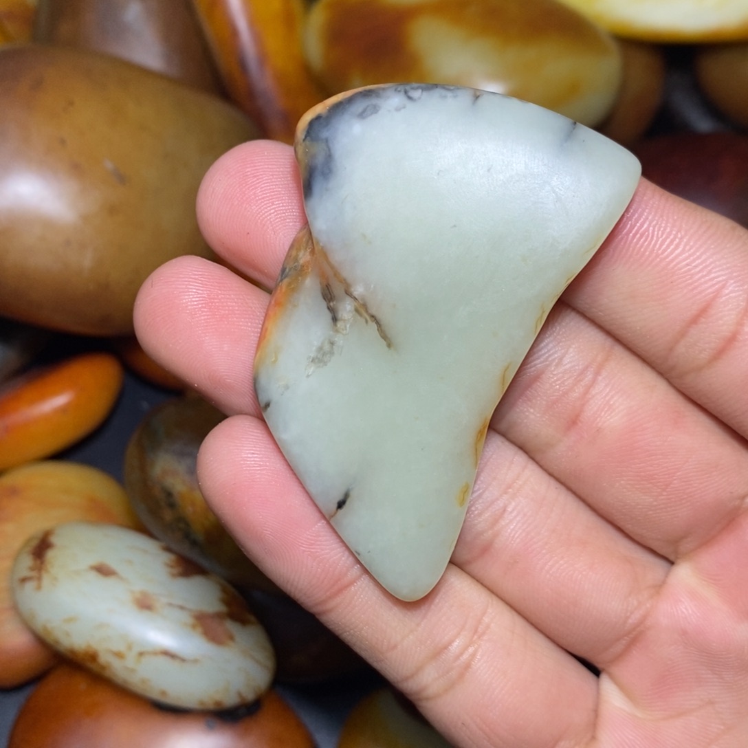 和田玉未镶嵌珠宝奇石