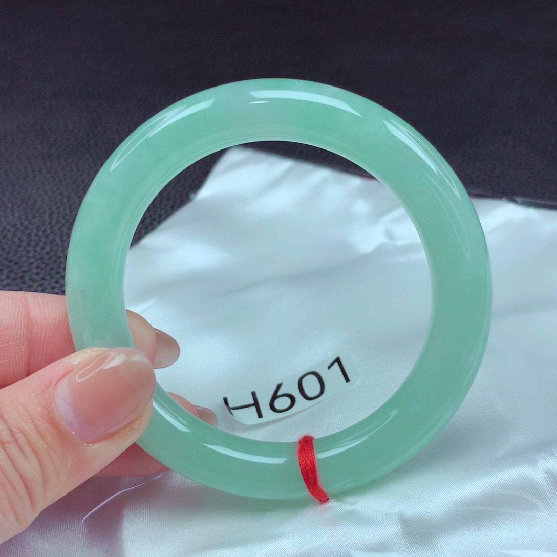 翡翠手镯未镶嵌手镯88