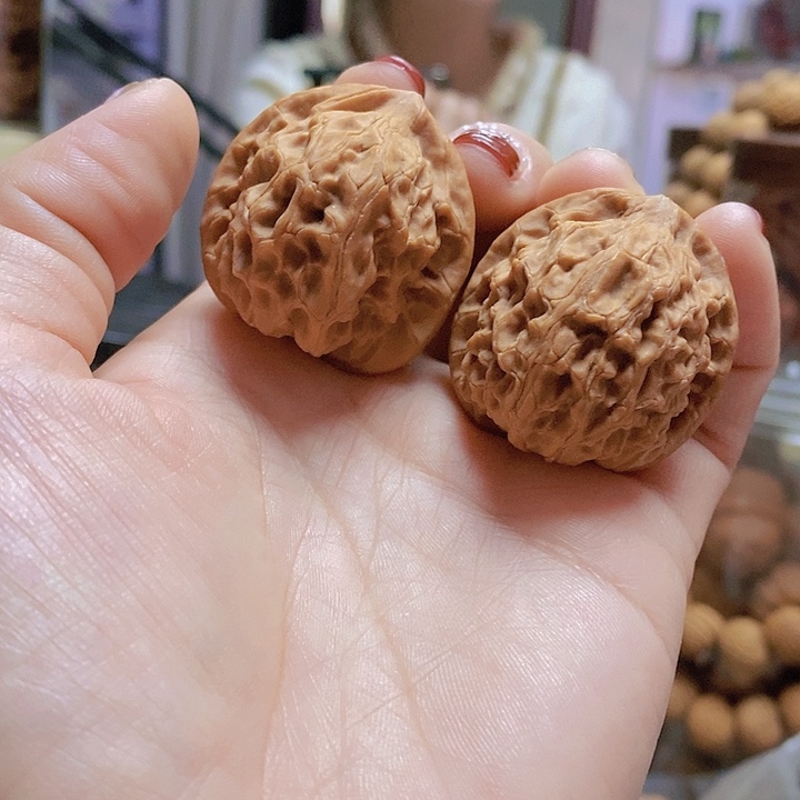 【闪购商品】文玩核桃把件39玉枕元宝