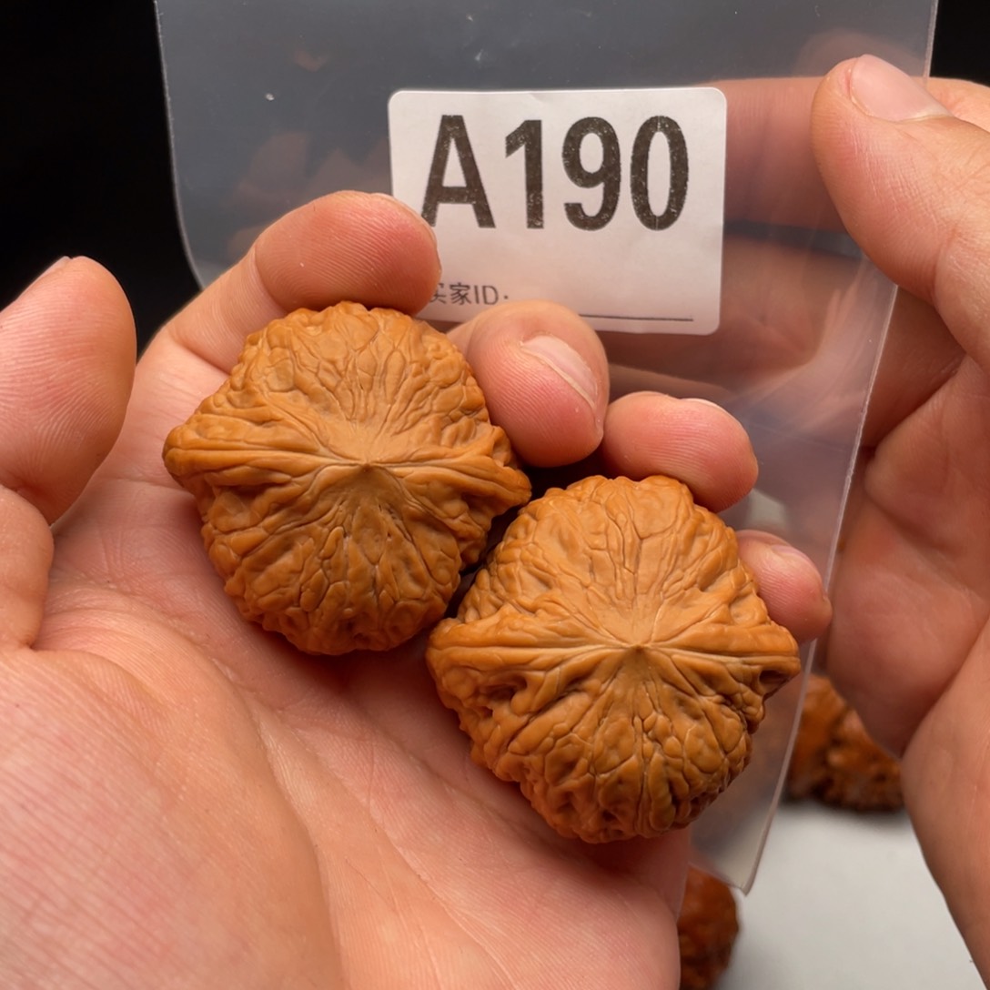 文玩核桃吊坠?40全品铁锤