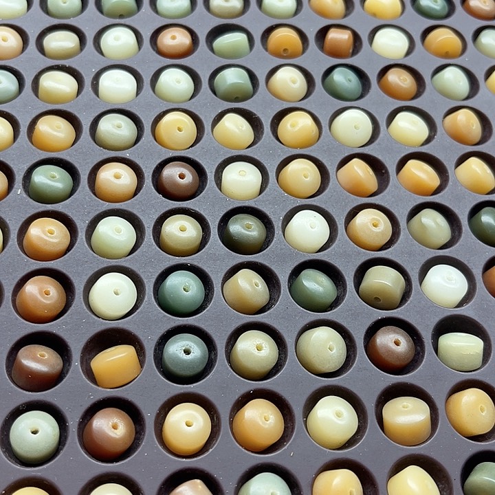 白玉菩提吊坠微瑕10多宝经论50卡灯牌宠60