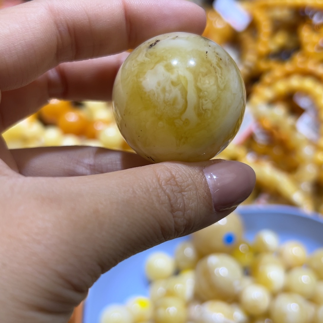 琥珀珠宝奇石未镶嵌