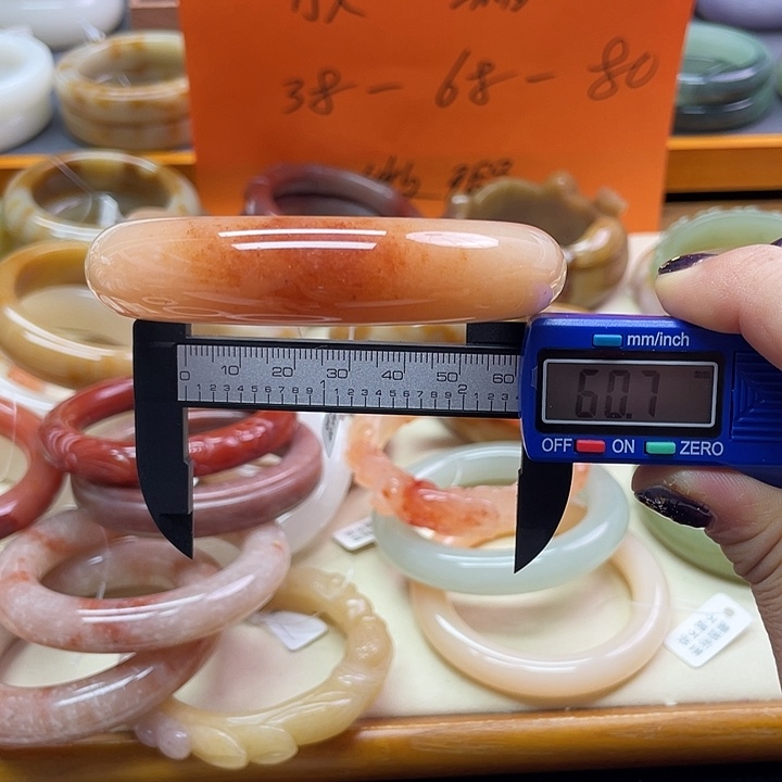 未镶嵌手镯石英质玉