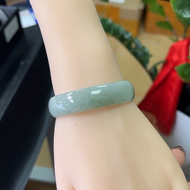 翡翠手链未镶嵌小瓶子