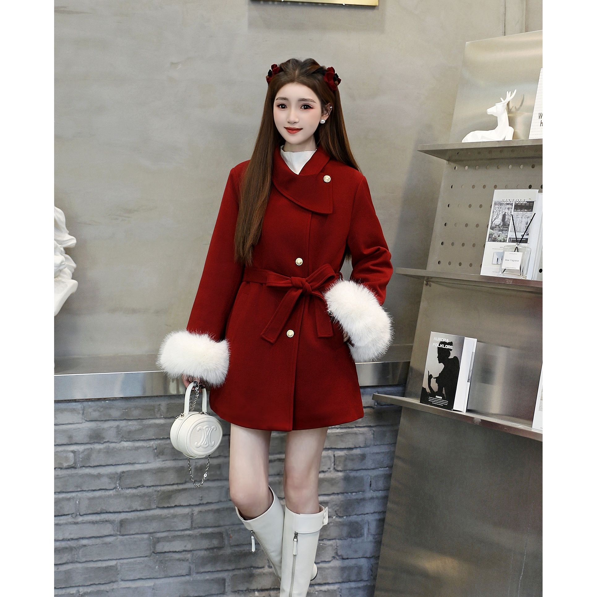 赫本风高级感红色夹棉毛呢外套女2025冬季新款小个子韩系收腰大衣