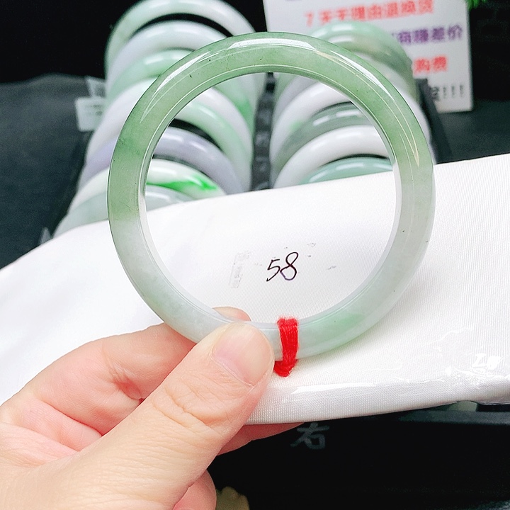 翡翠未镶嵌手镯195