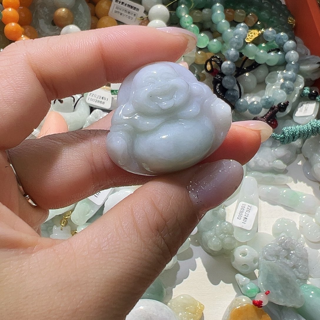 翡翠未镶嵌颈饰富贵