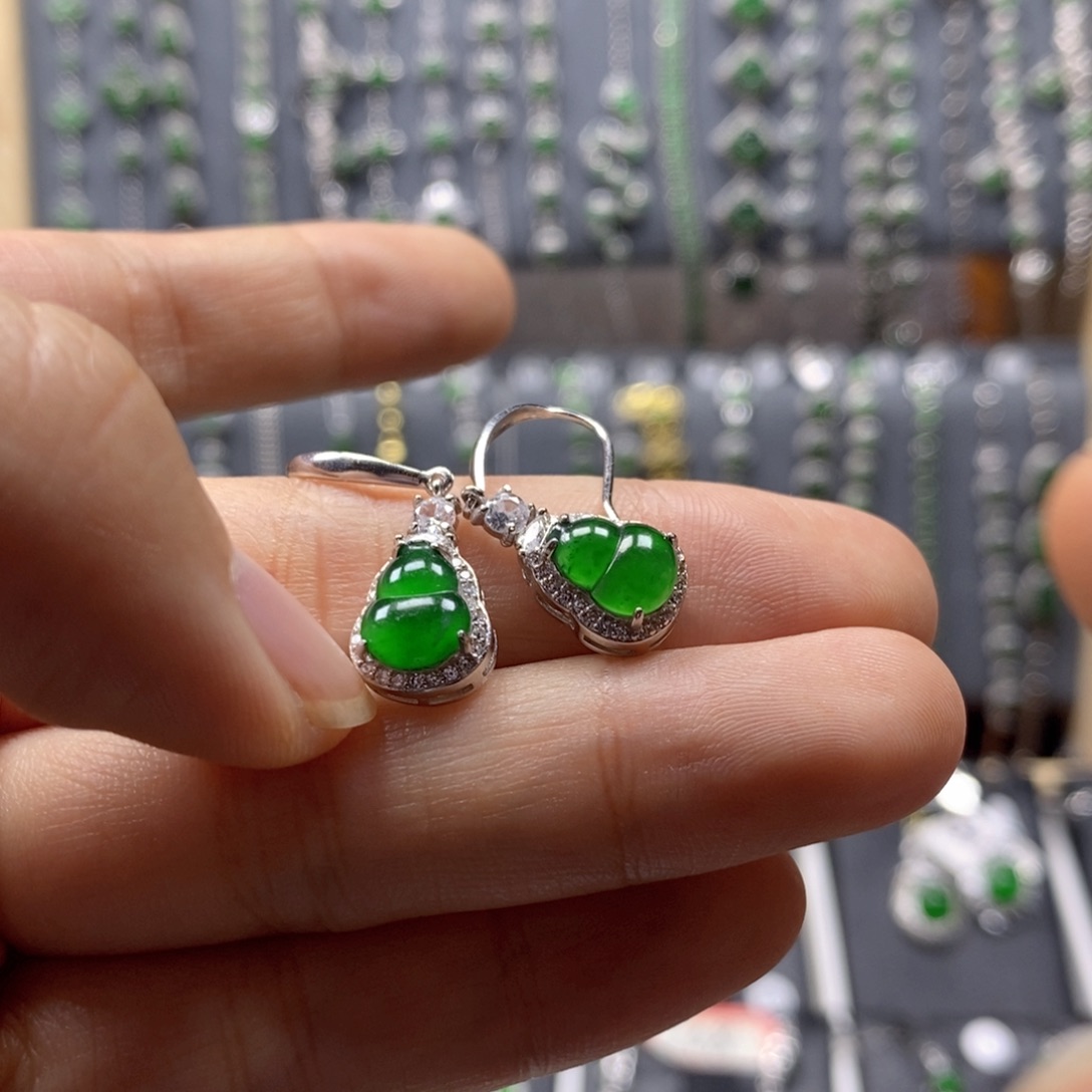 翡翠颈饰银S925镶嵌翡翠葫芦9×7