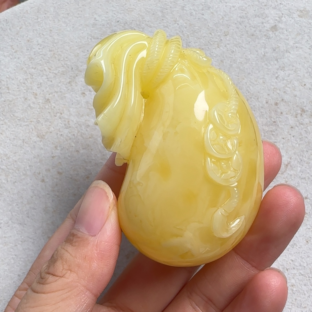 蜜蜡未镶嵌珠宝奇石